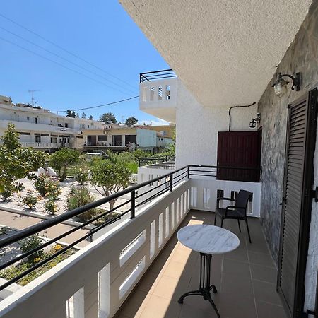 Zourpos Studios & Apartments Каливес Экстерьер фото